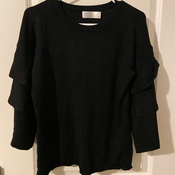 Sweater - Picture 1 of 2